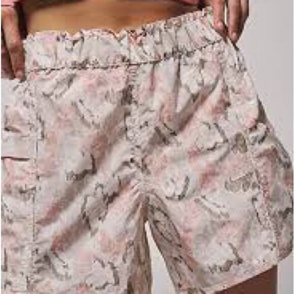 Free People Movement Women's In the Wild Printed Shorts Ivory Combo Size M NWT - Picture 3 of 13